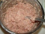 自制豆腐皮猪肉卷做法图解4)