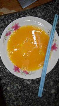家常菜西红柿辣椒炒鸡蛋做法图解1)