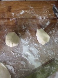 DIY韭菜盒子做法图解7)