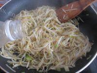 鲜甜醋溜绿豆芽做法图解9)