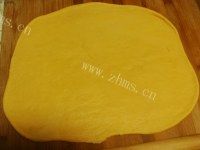营养南瓜卷包做法图解7)