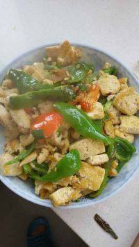 家常菜青椒豆腐