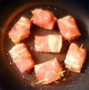 自制土豆泥培根卷做法图解8)