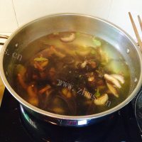 好吃的冬菇焖鸡做法图解6)