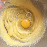 可口的姜饼屋做法图解3)