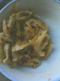家常菜榨菜蛋花汤做法图解1)