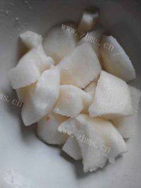 食欲满满的冰糖雪梨银耳羹做法图解2)
