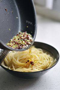 家常菜炝拌土豆丝做法图解11)