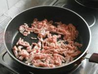 绿豆芽豆腐干炒肉丝做法图解5)
