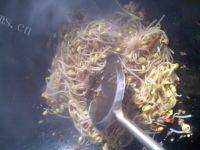 家常菜豆芽粉丝做法图解6)