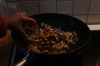好吃的苹果鸡丝炒饭做法图解4)