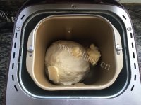 自制豆沙花朵面包做法图解3)