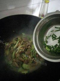 青瓜炒肉（家庭版）