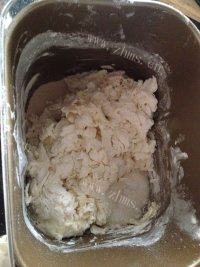 简易的香菇猪肉包做法图解3)