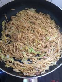 美味的酱油炒面做法图解6)