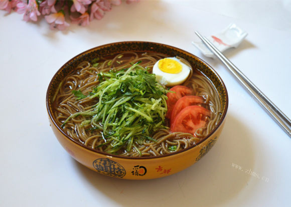 诱人的朝鲜冷面
