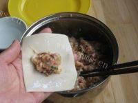 自己做的虾肉馄饨做法图解13)