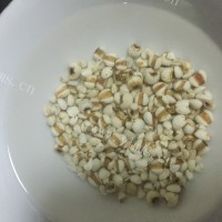 营养薏米百莲粥做法图解1)