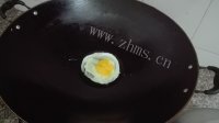 美味的枸杞叶鸡蛋汤做法图解3)