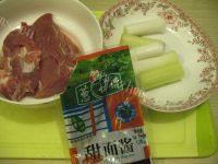 味道十足的京酱肉丝做法图解1)