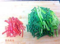 家常菜蒜薹炒腊肉做法图解3)