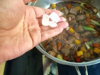 好吃的土豆烧牛肉做法图解17)