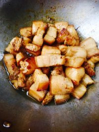 美味的经典红烧肉做法图解5)