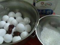 秀色可餐的牛奶汤圆做法图解1)