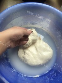 独特的水疙瘩面做法图解17)