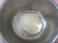 口感极佳的豆沙卷面包做法图解5)
