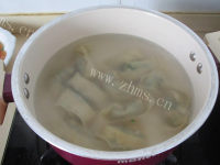 美味的荠菜鲜肉馄饨做法图解12)