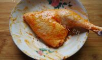 美味的蜜汁烤鸭腿做法图解3)