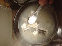 美味的鲜鳗鱼汤做法图解5)