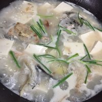清淡三文鱼头炖豆腐的做法图解四
