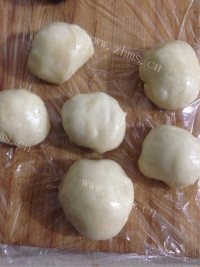 诱人的豆沙面包做法图解4)