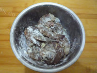 营养丰富的蒜蓉椒盐虾做法图解4)