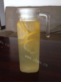 好喝的柠檬蜂蜜水做法图解4)