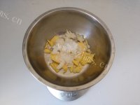 自制香蕉酥做法图解2)