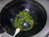 家常菜咸菜炒毛豆