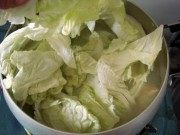 美味的白菜鸡蛋浓汤
