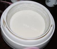 自制草莓酸奶做法图解4)
