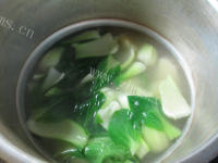 营养的青菜土豆龙骨汤做法图解12)