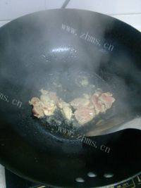 妈妈教我做蘑菇炒肉做法图解4)