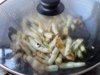 家常菜干锅四季豆做法图解9)
