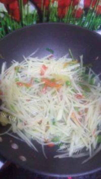 家常菜酸辣土豆丝做法图解3)
