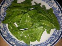 味道不错的荷兰豆炒肉做法图解1)