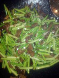 家常蒜苔炒肉