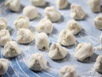 满口生香的荠菜饺子做法图解7)