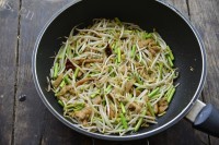 美味滑肉炒河粉做法图解8)