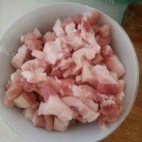 东北酸菜笋干猪肉包子的做法图解三
